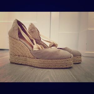 Castaner Wedge, size 9